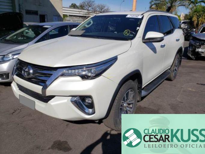 TOYOTA HILUX SW4 20/20 TOYOTA HILUX SW4 20/20